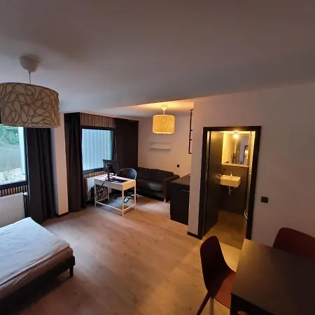 Haus Fur Studenten Apartment *